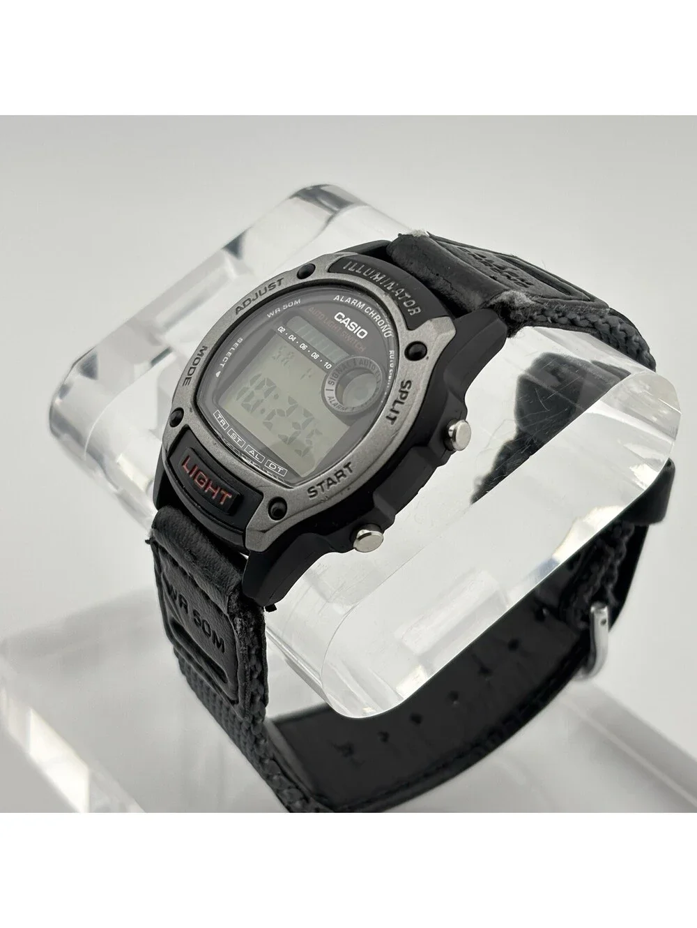 Vintage Casio Illuminator W-94H Green Holographic LCD Black Gray 37mm Auto EL